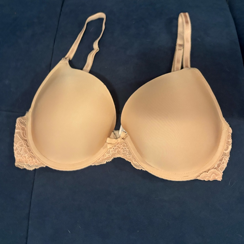 Victoria's Secret Dream Angels Full Coverage Lace Bra